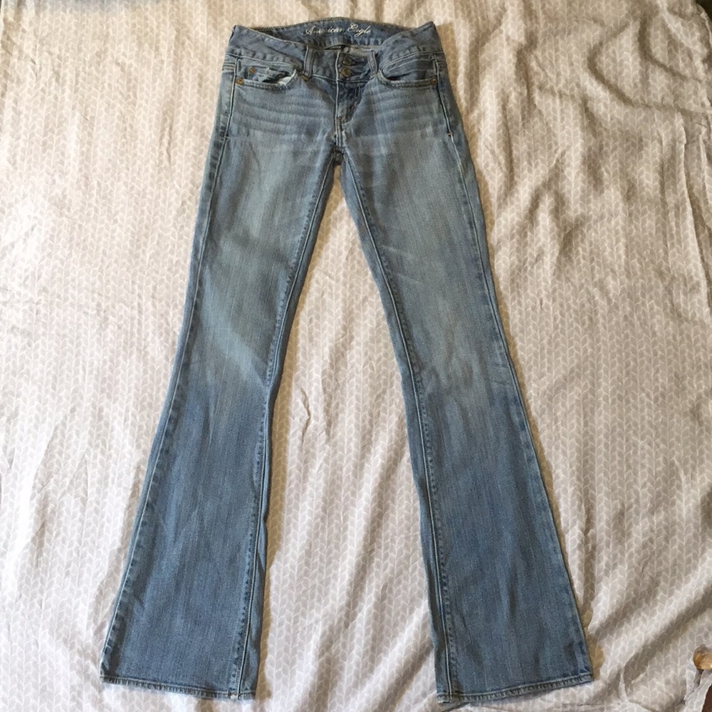 American Eagle blue jeans
